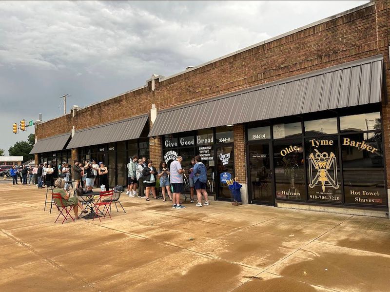 A Tiny Bakery With a Big Following A Tiny Bakery With a Big Following