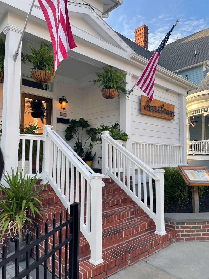 A Victorian House With a Culinary Soul on Savannah Road A Victorian House With a Culinary Soul on Savannah Road