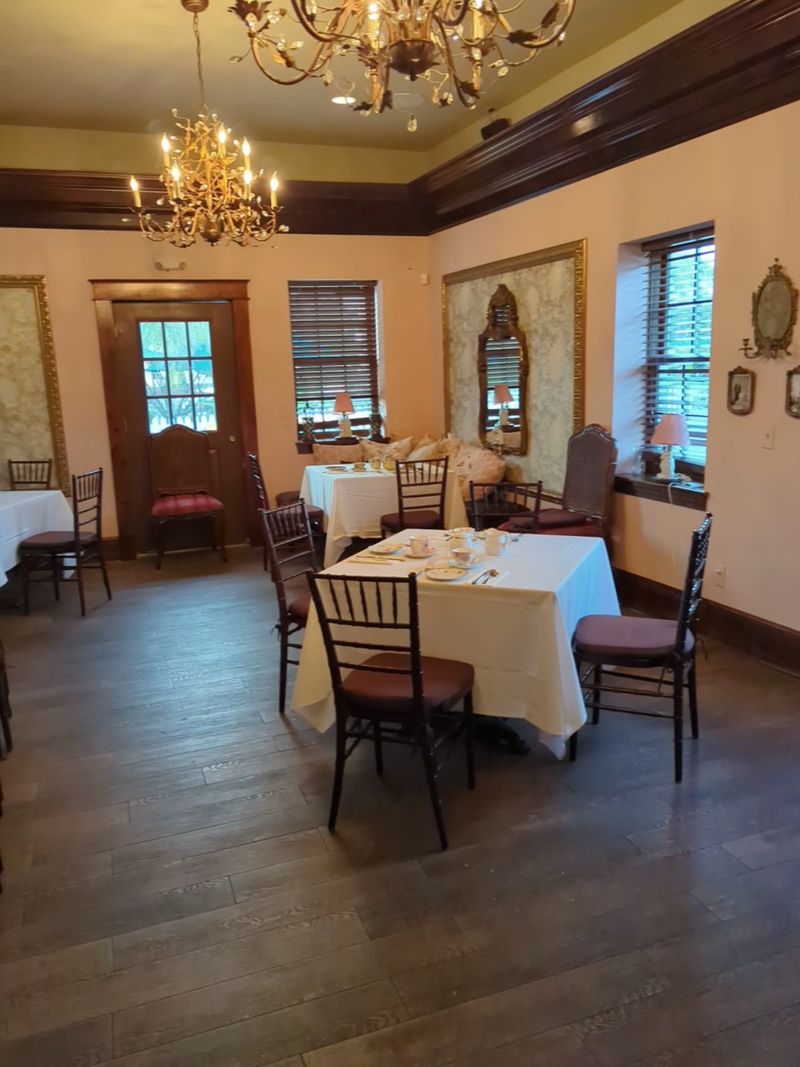 A Warm, Antique-Filled Setting