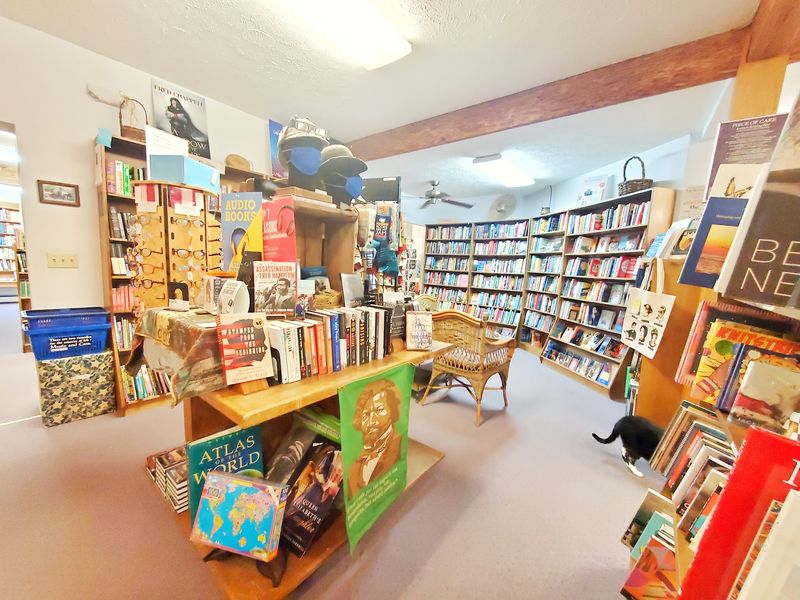 A Well-Curated Mix of New and Used Titles A Well-Curated Mix of New and Used Titles