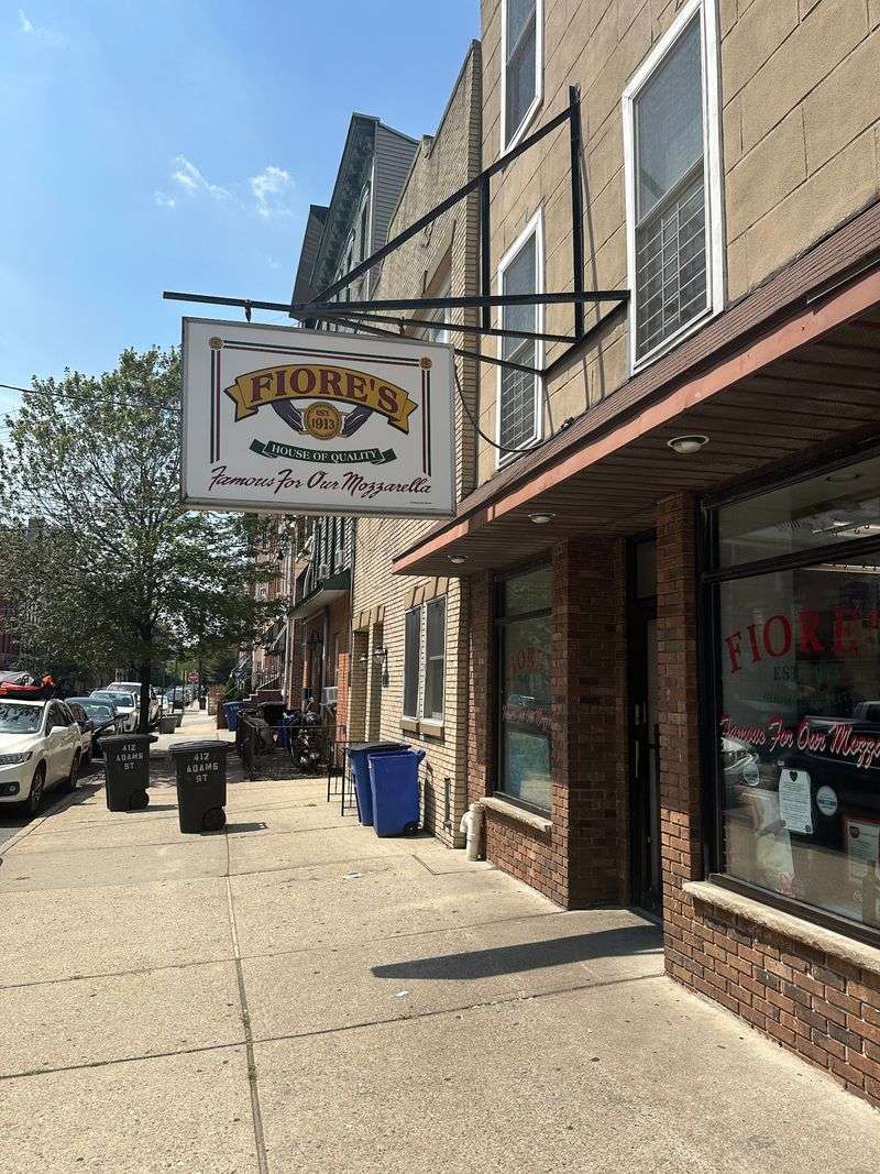 A neighborhood shop that welcomes newcomers A neighborhood shop that welcomes newcomers