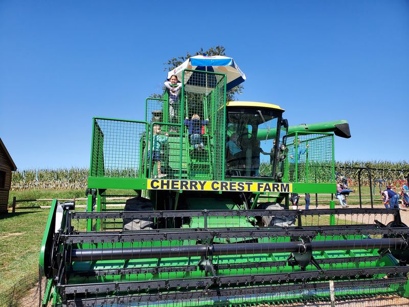 Agricultural Education Woven Into Every Corner of the Farm Agricultural Education Woven Into Every Corner of the Farm