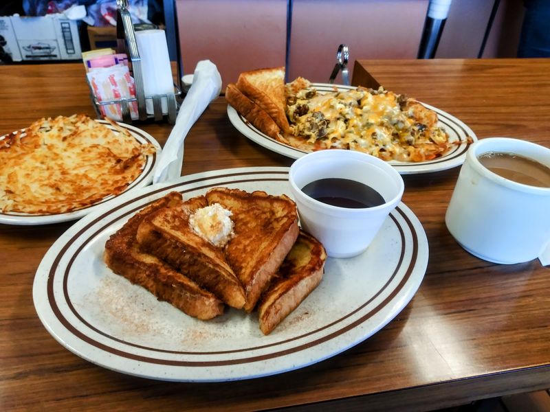 All-Day Breakfast and a Menu That Covers the Bases All-Day Breakfast and a Menu That Covers the Bases