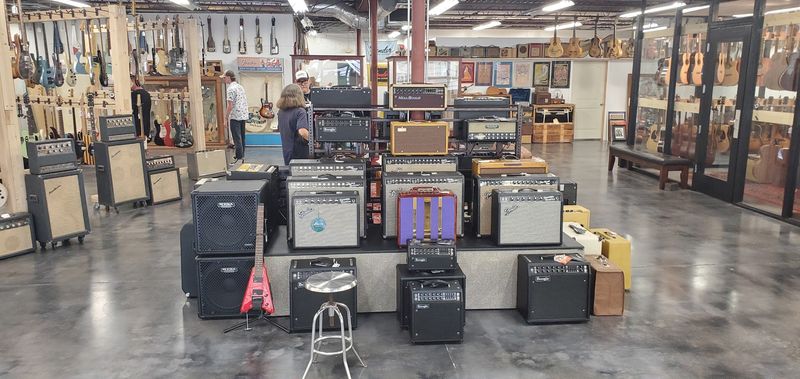 Amps, Pedals, and Sound Toys Amps, Pedals, and Sound Toys