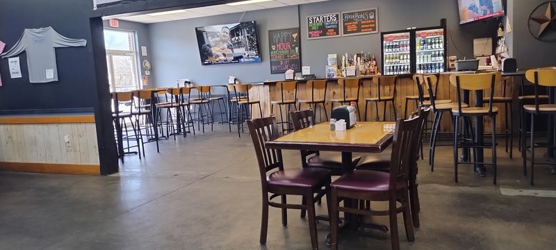 An Atmosphere Between Diner and Casual Comfort An Atmosphere Between Diner and Casual Comfort