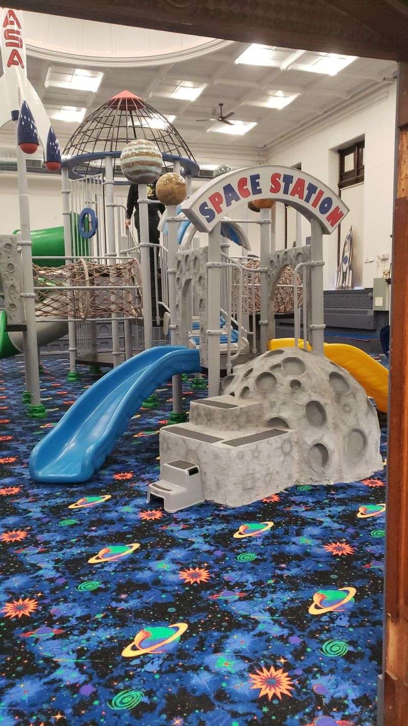 An Indoor Space Playground Built for Astronauts in Training An Indoor Space Playground Built for Astronauts in Training