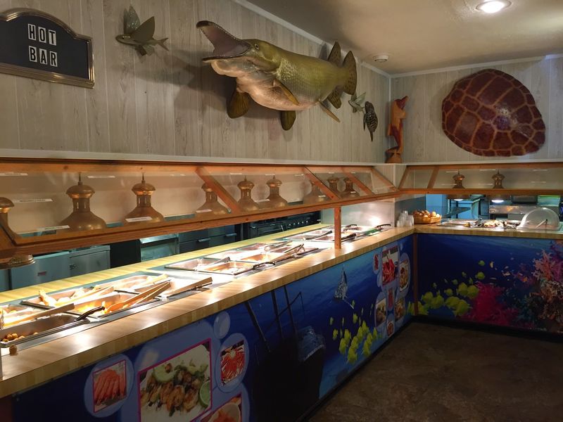 An Ocean-Themed Room Made for Families An Ocean-Themed Room Made for Families