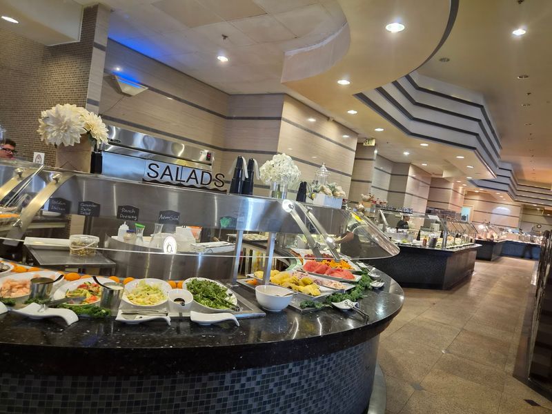 An Oyster Bar That Keeps the Ice Cold An Oyster Bar That Keeps the Ice Cold