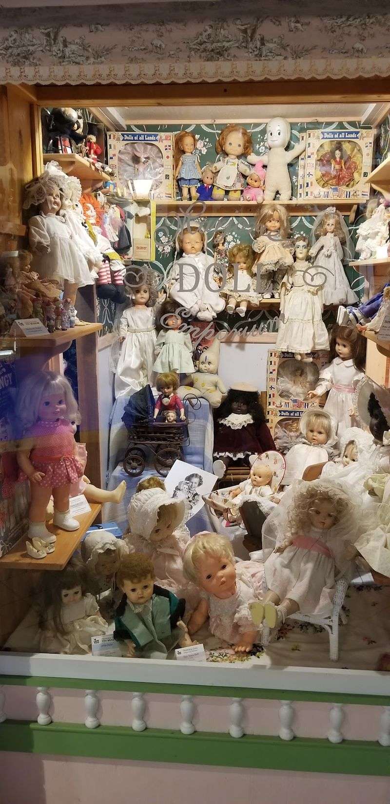 Antique and Vintage Toy Displays That Spark Nostalgia Antique and Vintage Toy Displays That Spark Nostalgia