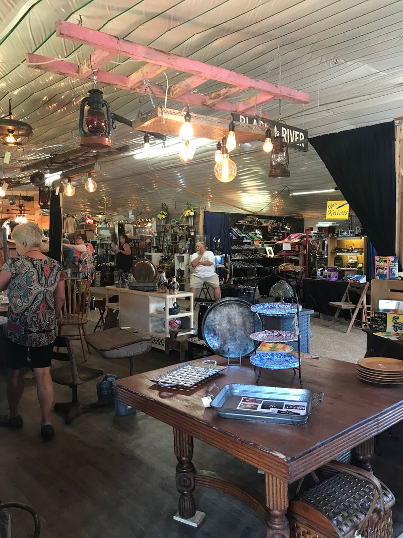 Antiques, Collectibles, and the Joy of the Hunt Antiques, Collectibles, and the Joy of the Hunt