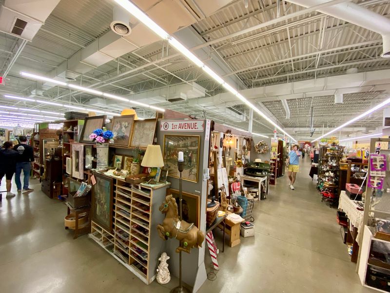 Antiques Village, Dayton, OH