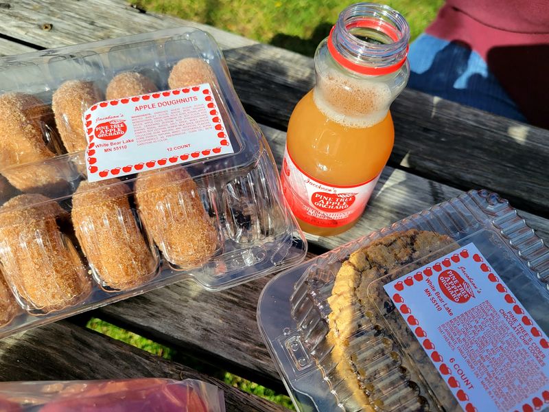 Apple Donuts Worth Planning Your Route Around Apple Donuts Worth Planning Your Route Around