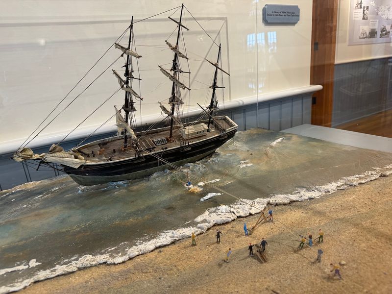 Artifacts, Dioramas, and Visual Storytelling Artifacts, Dioramas, and Visual Storytelling