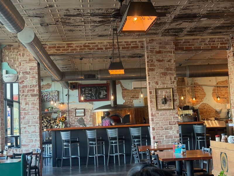 Atmosphere and the Vibe Inside the Dining Room