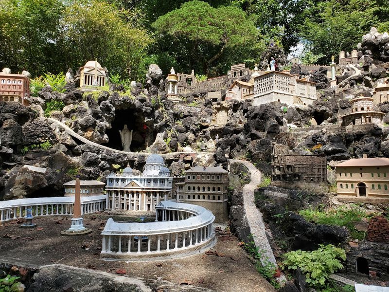 Ave Maria Grotto, Cullman, Alabama Ave Maria Grotto, Cullman, Alabama