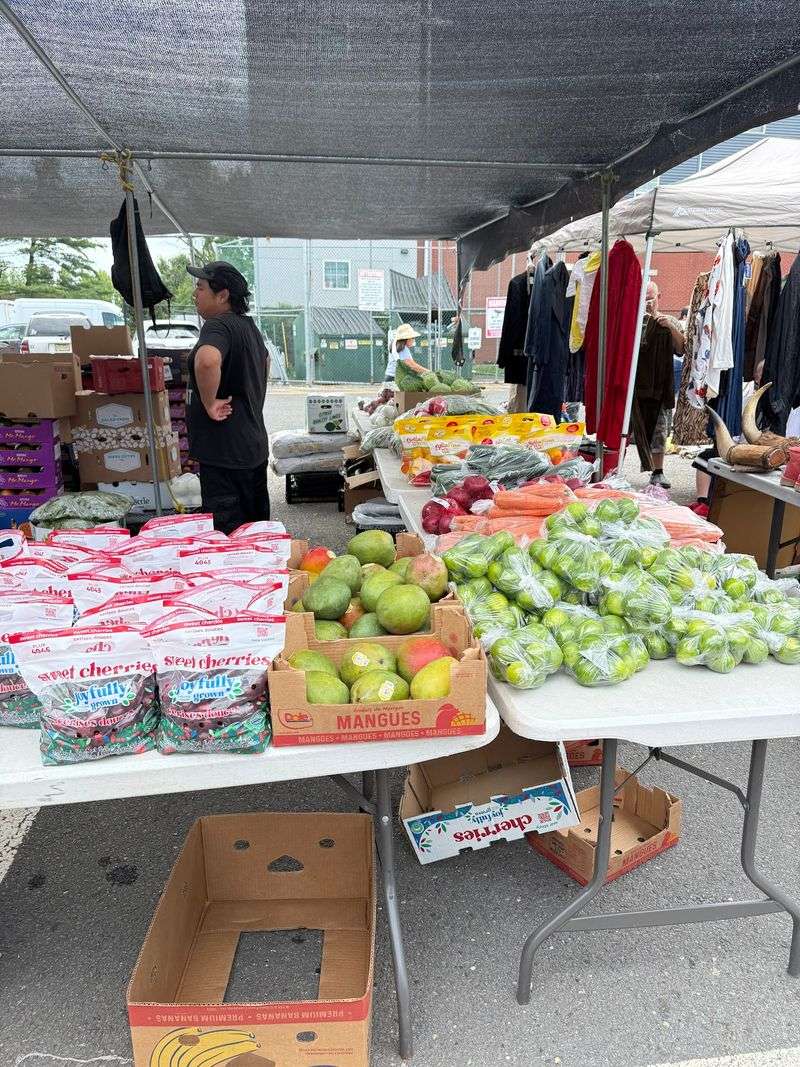 Avenel Flea Market, Avenel, NJ Avenel Flea Market, Avenel, NJ