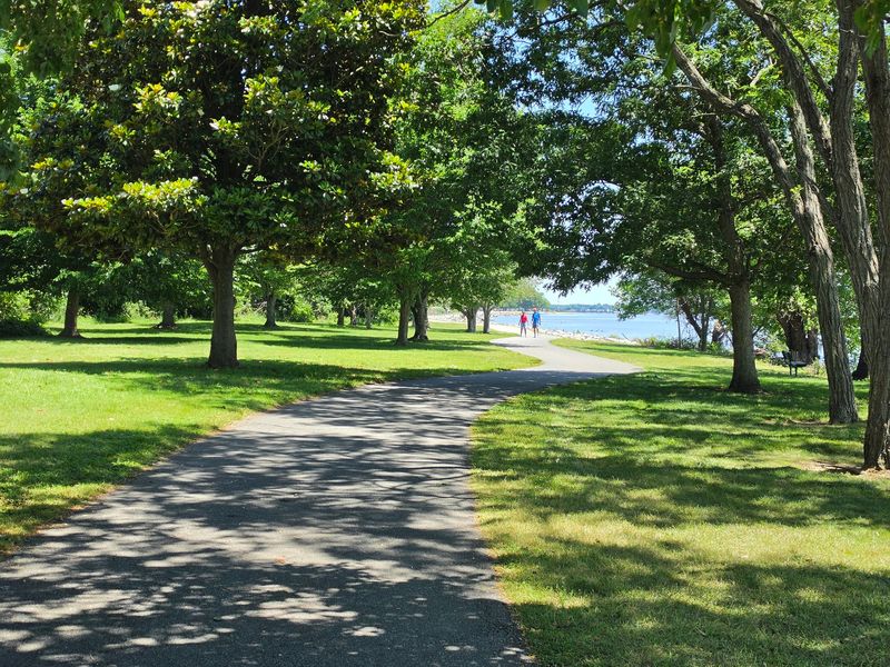 Battery Park Trail, New Castle, Delaware