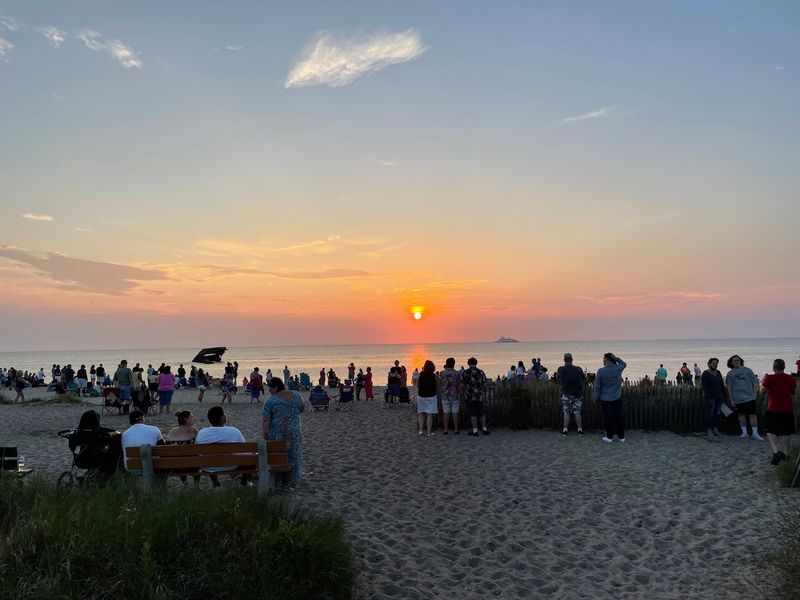 Bayfront Sunsets With A Loyal Crowd Bayfront Sunsets With A Loyal Crowd