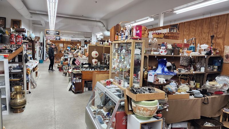 Berlin Village Antique Mall, Berlin, OH