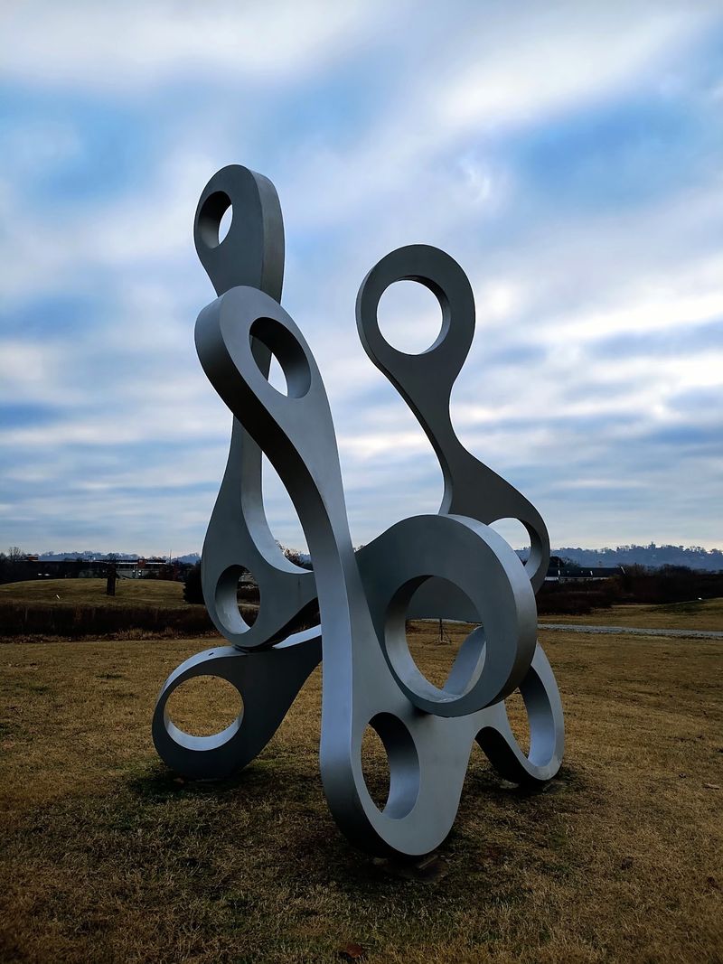 Bold Shapes You Cannot Ignore Bold Shapes You Cannot Ignore