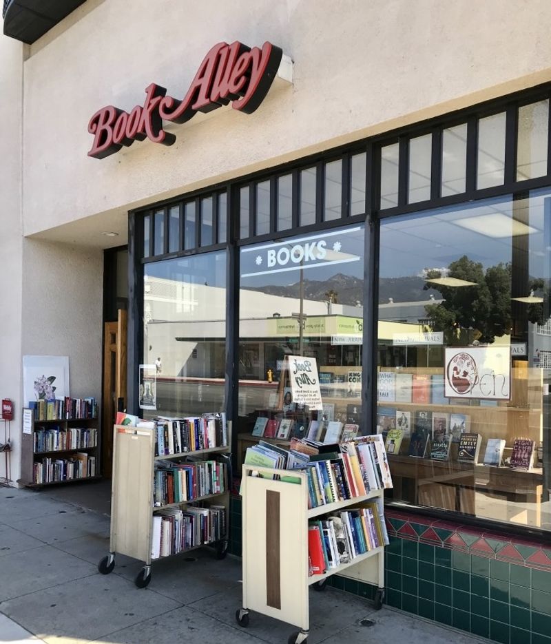 Book Alley, Pasadena, California Book Alley, Pasadena, California
