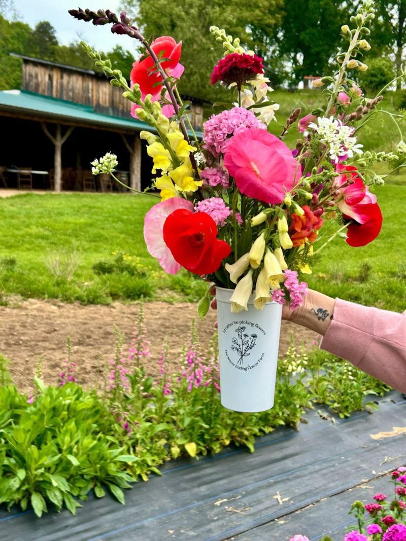 Bouquets You Build With Your Own Hands Bouquets You Build With Your Own Hands