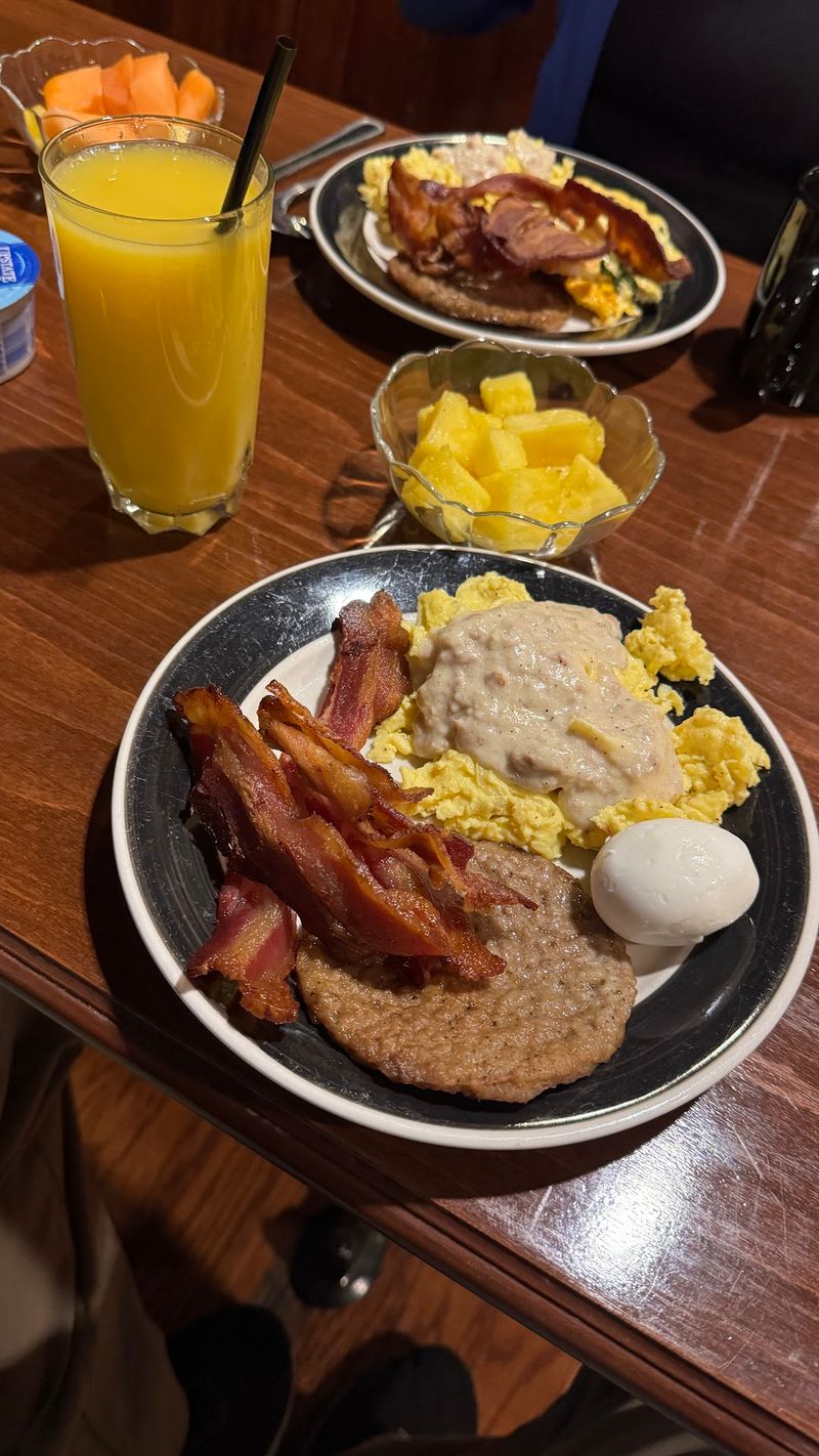 Breakfast at O'Reilly's Is Worth Setting an Alarm For Breakfast at O'Reilly's Is Worth Setting an Alarm For