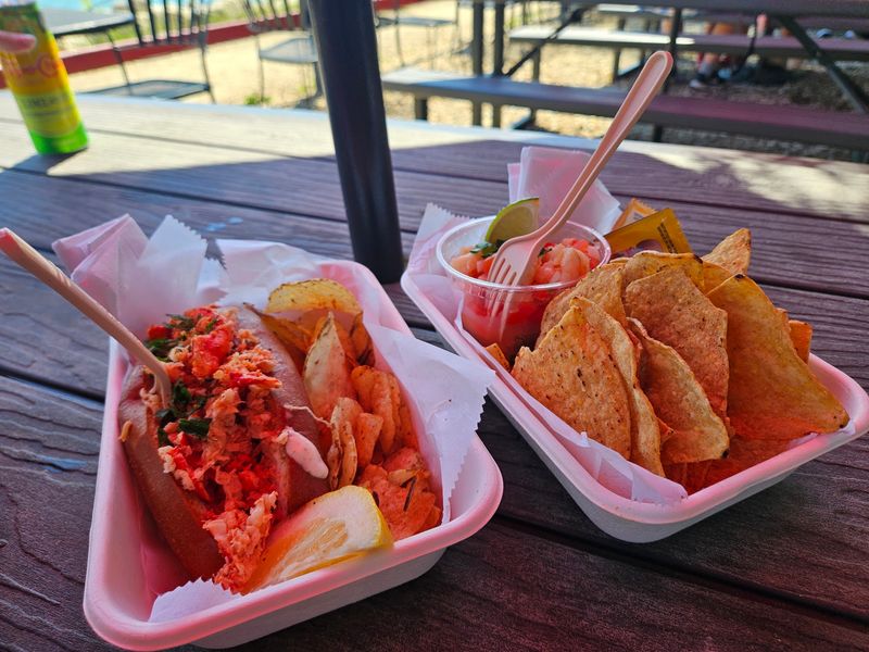 Brown Buttered Crab Roll and the Supporting Cast