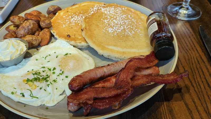 Brunch Plates Worth Waking Up Early For Brunch Plates Worth Waking Up Early For