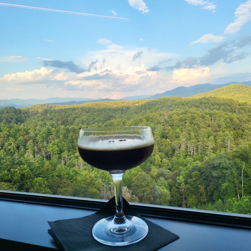 Brunch With a Mountain Backdrop Brunch With a Mountain Backdrop