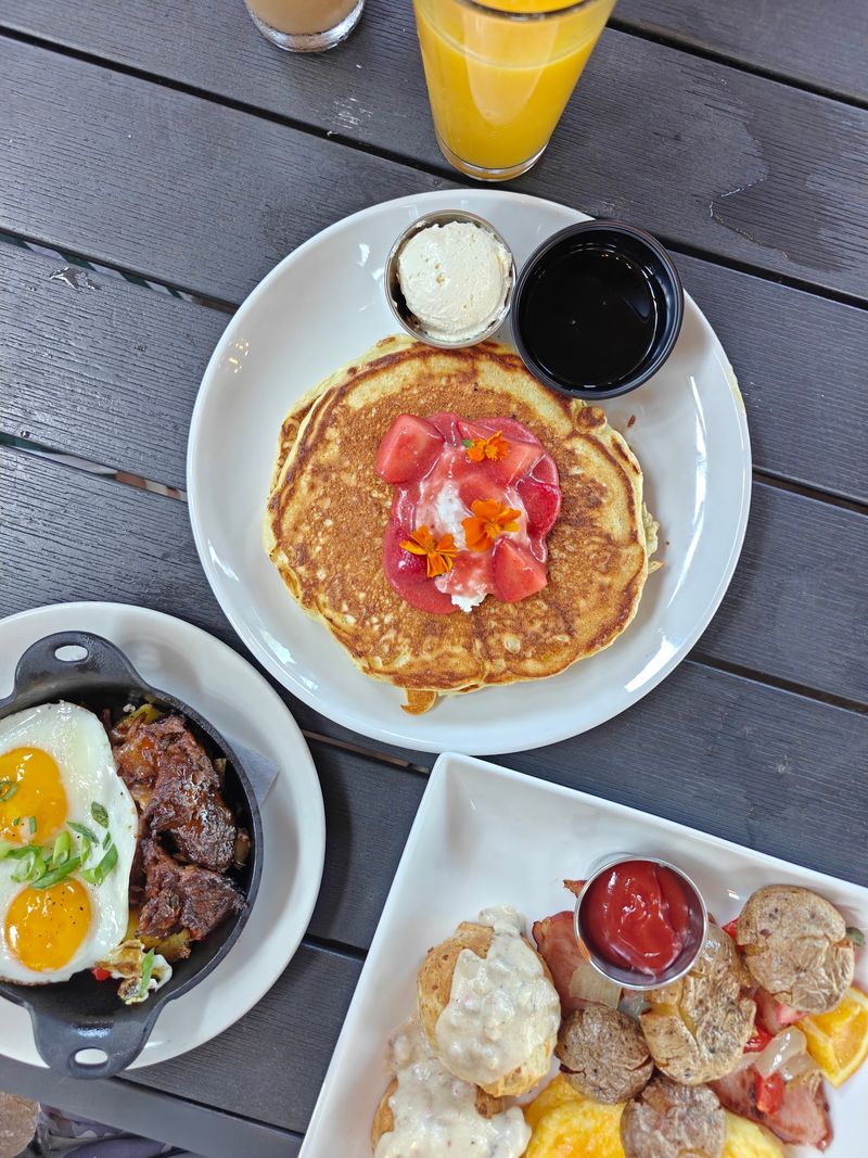 Brunch at Greystone Is a Weekend Ritual Worth Planning Around Brunch at Greystone Is a Weekend Ritual Worth Planning Around