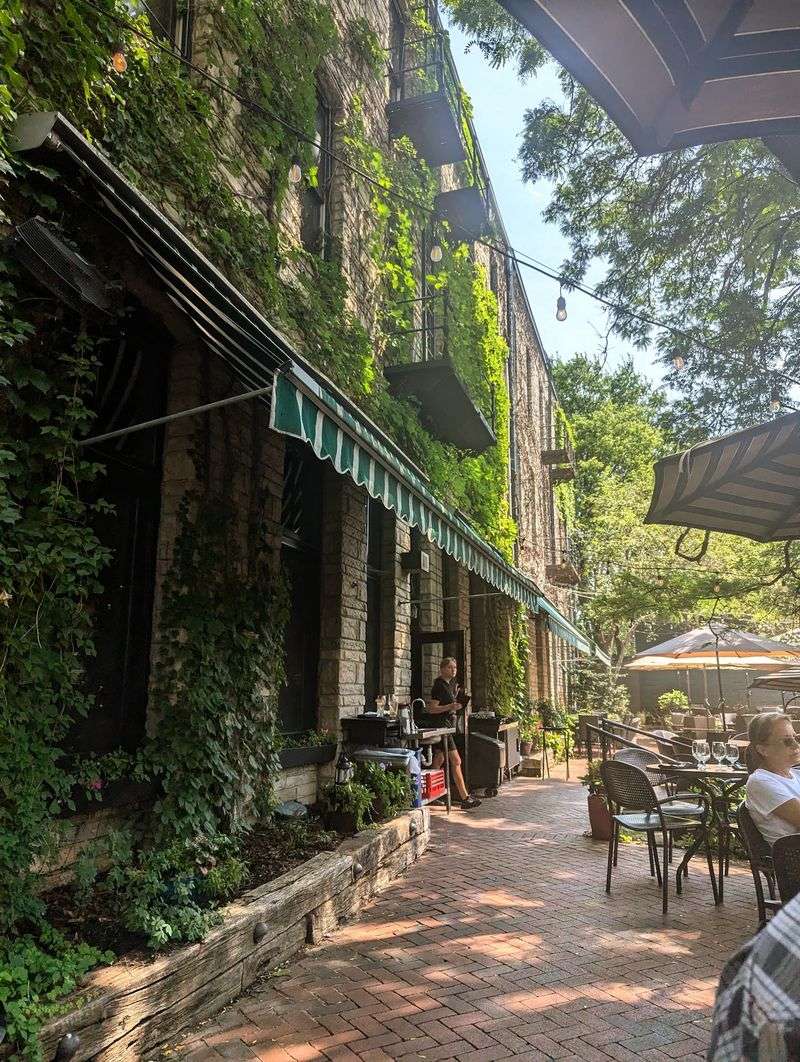 Brunch on the Patio Is Its Own Kind of Experience Brunch on the Patio Is Its Own Kind of Experience