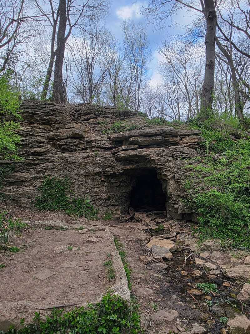 Cave Spring Park Trails, Kansas City, Missouri