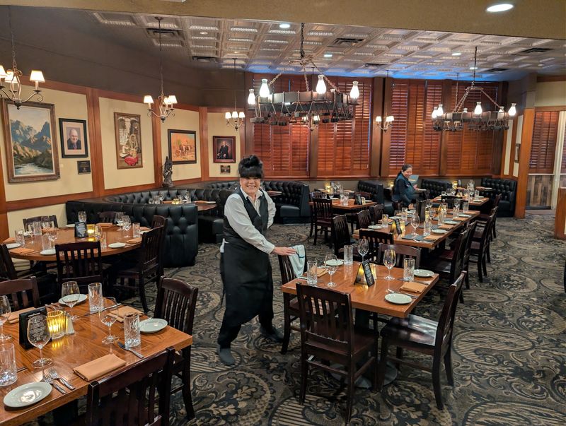 Celebrations, Business Dinners, and Easygoing Nights Celebrations, Business Dinners, and Easygoing Nights