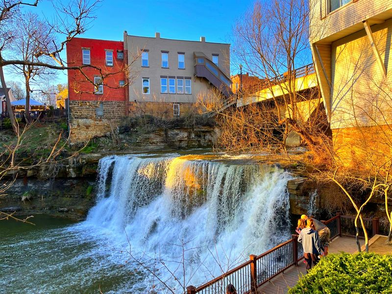 Chagrin Falls Triangle Park Commercial Historic District, Chagrin Falls, OH