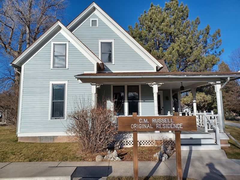 Charlie and Nancy's Victorian Home: A Partnership in Wood and Paint Charlie and Nancy's Victorian Home: A Partnership in Wood and Paint