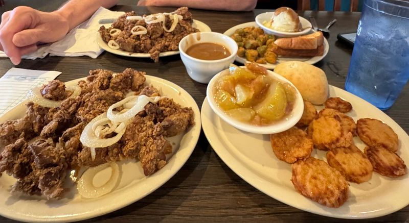 Chicken Livers and Old-School Plate Lunches Chicken Livers and Old-School Plate Lunches