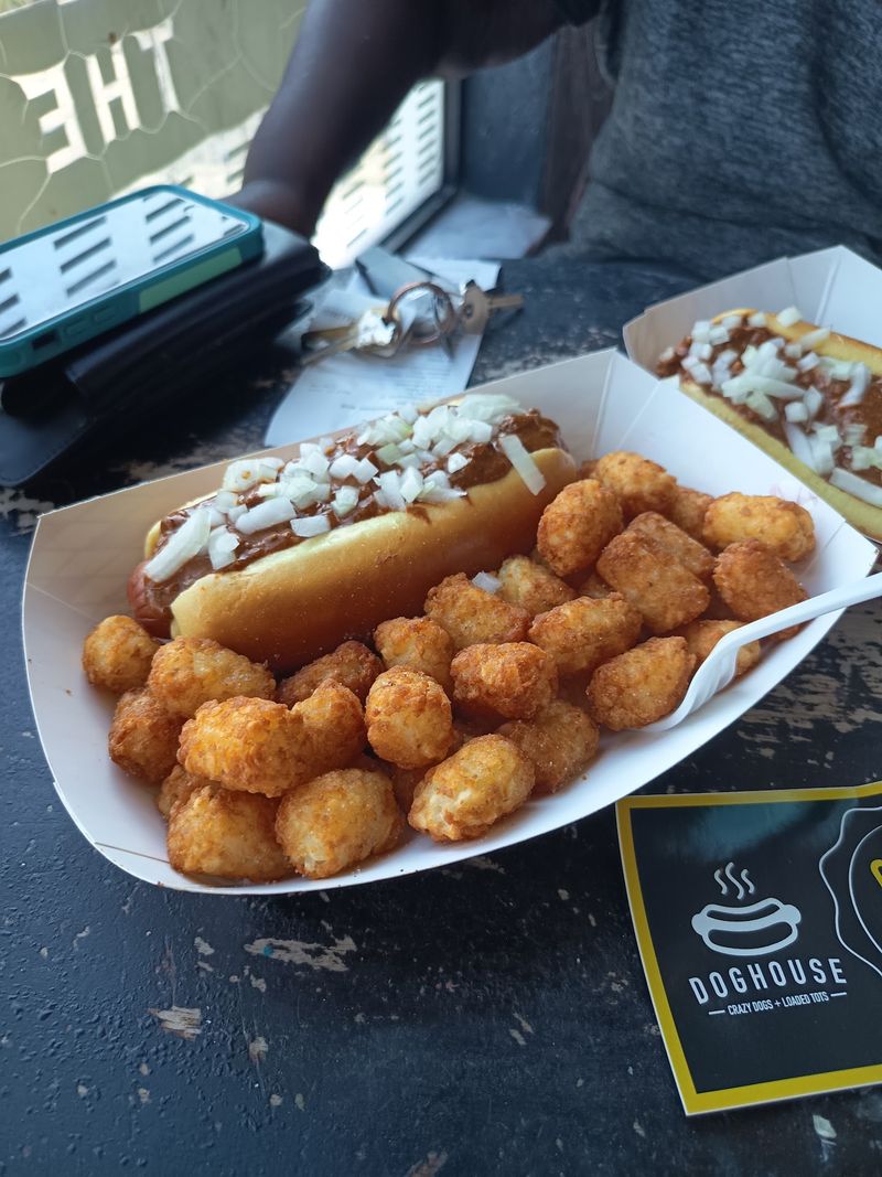 Chili Dogs Worth the Napkins