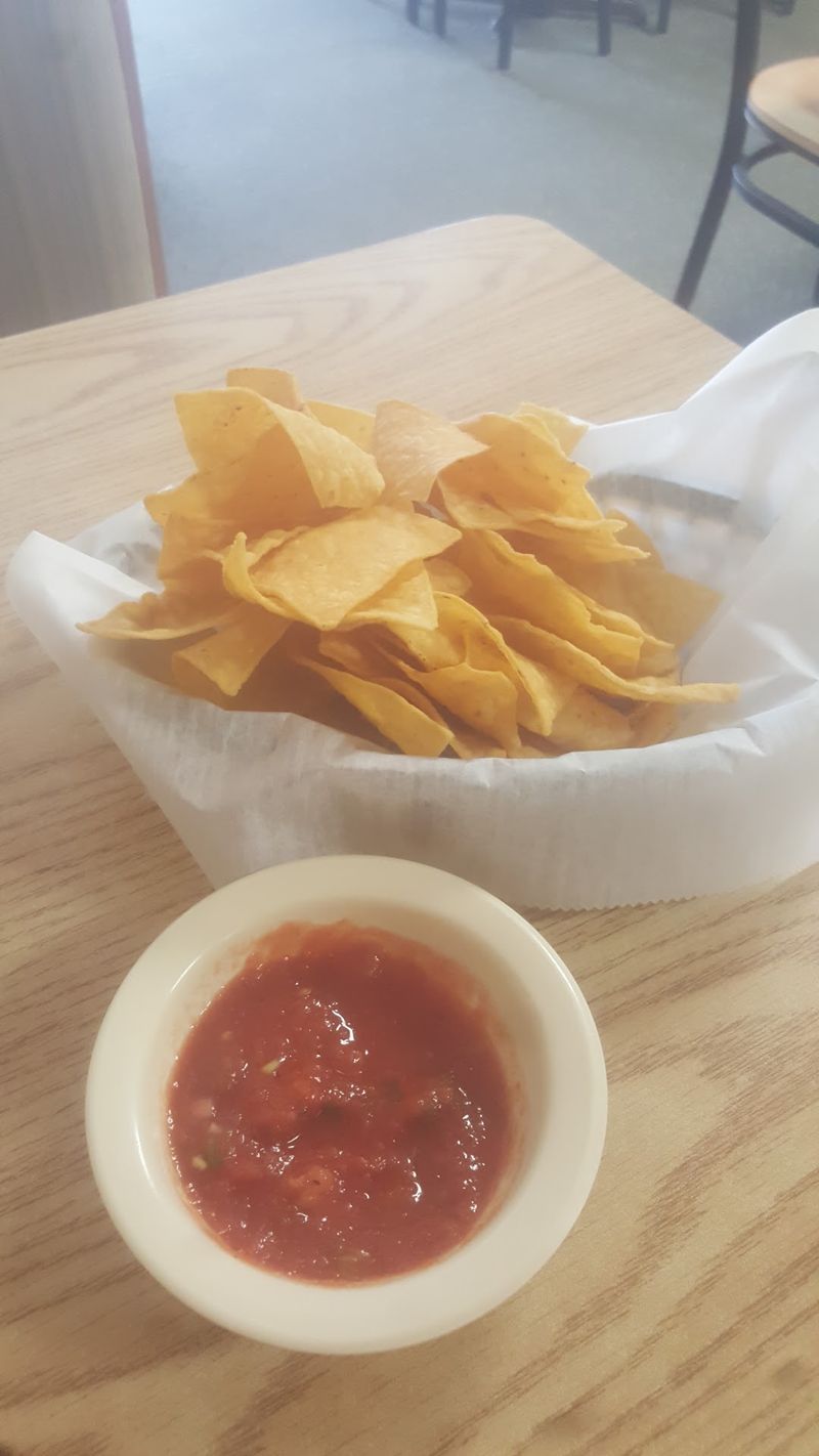 Chips, Salsa, and the Appetizer That Sets the Tone Chips, Salsa, and the Appetizer That Sets the Tone