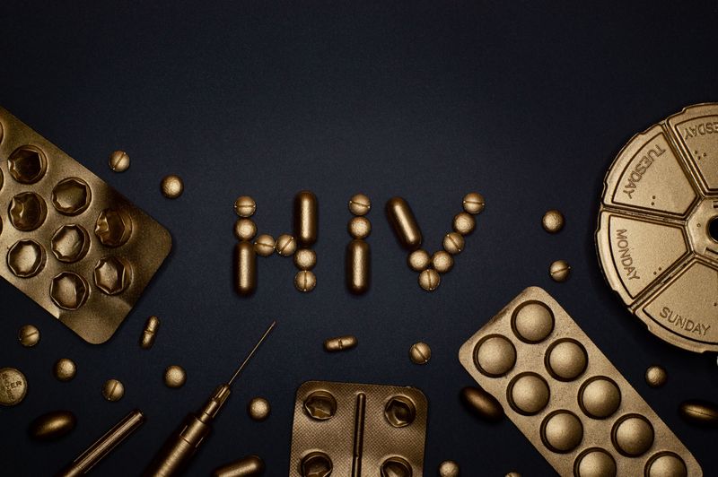 Combination Antiretroviral Therapy Combination Antiretroviral Therapy