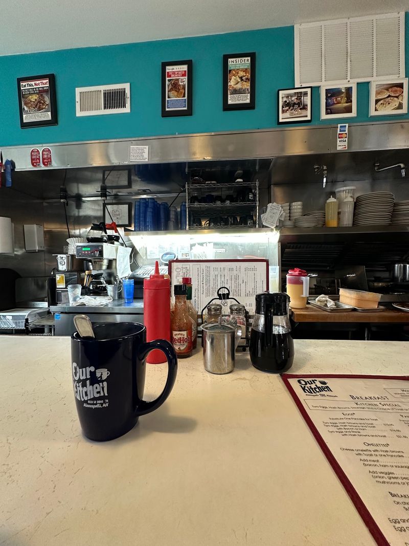 Counter Seating and the Art of Eating Next to a Stranger Counter Seating and the Art of Eating Next to a Stranger