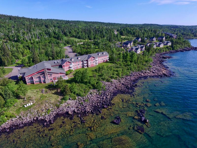 Cove Point Lodge - Beaver Bay