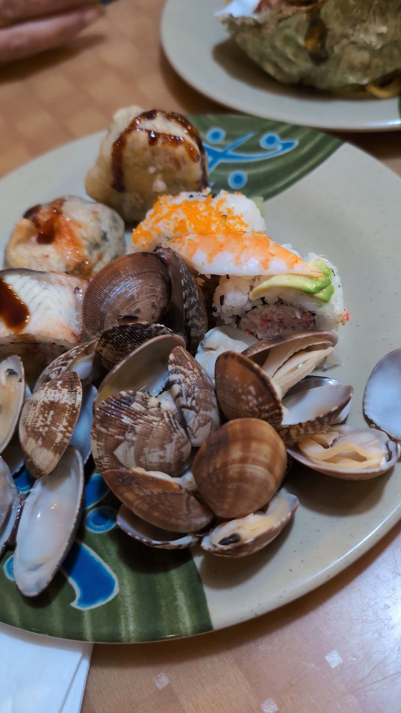 Crawfish, Crab, and Clams by the Plateful Crawfish, Crab, and Clams by the Plateful