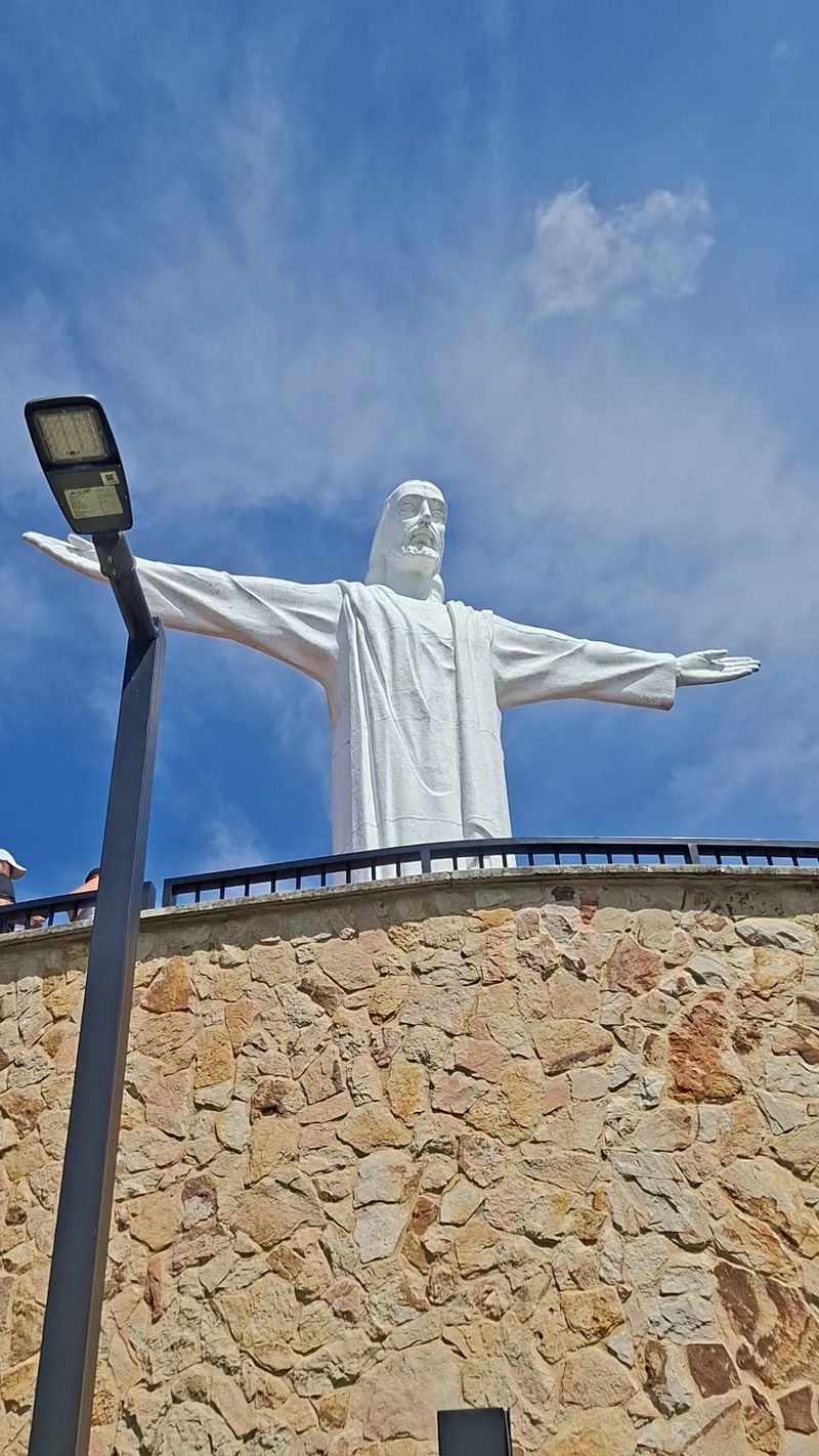Cristo Rey, Cali, Colombia Cristo Rey, Cali, Colombia