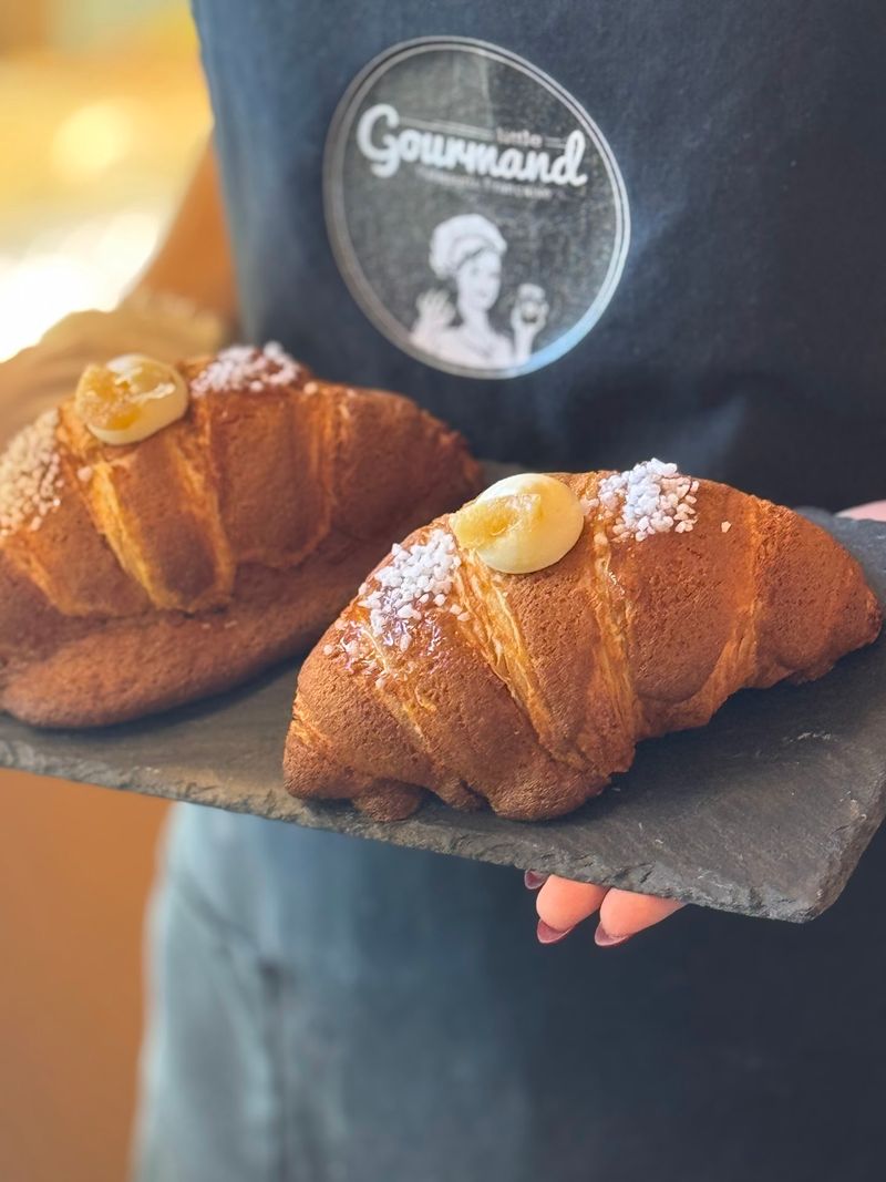 Croissants That Earn the Buzz Croissants That Earn the Buzz
