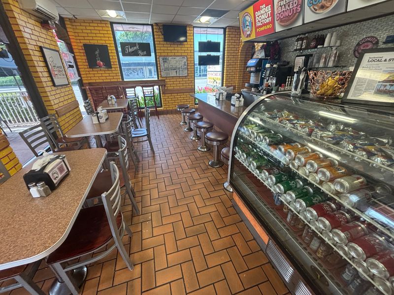 Dandee Donut Factory., Pompano Beach, FL Dandee Donut Factory., Pompano Beach, FL