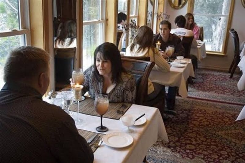 Dining That Arrives as a Genuine Surprise Dining That Arrives as a Genuine Surprise