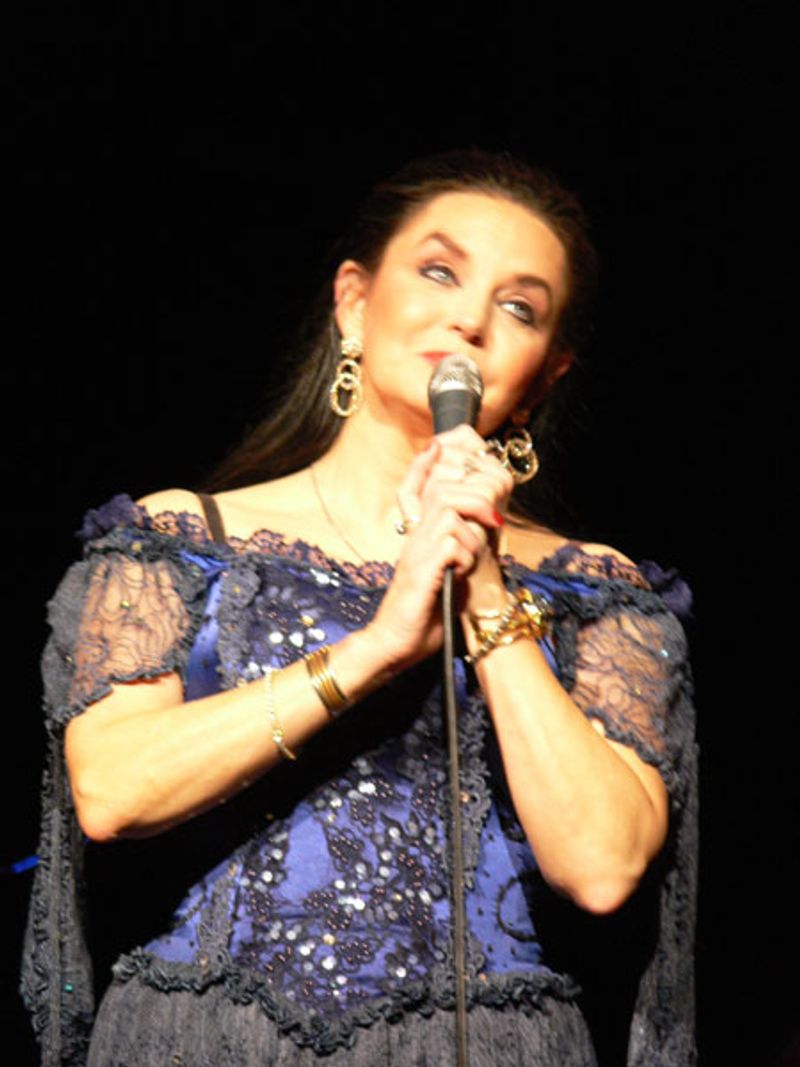 Don't It Make My Brown Eyes Blue - Crystal Gayle Don't It Make My Brown Eyes Blue - Crystal Gayle