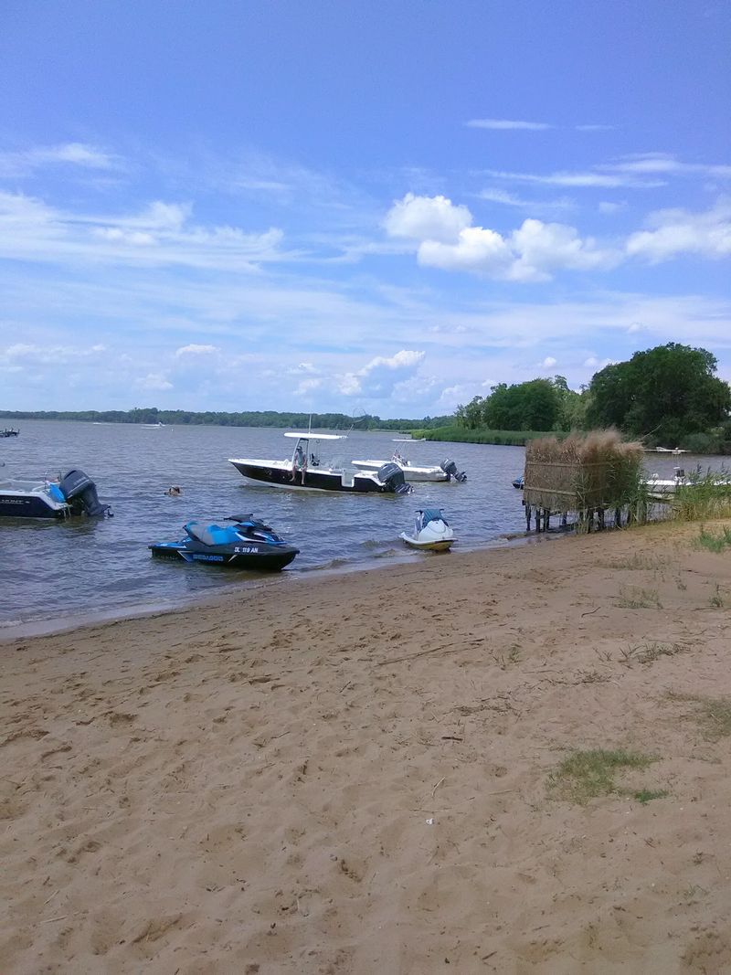 Dropping Anchor Right Off the Shore Dropping Anchor Right Off the Shore