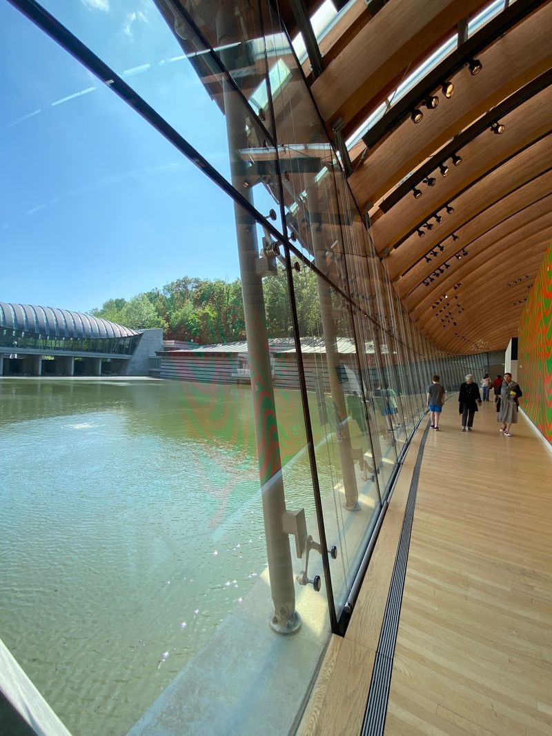 Eleven Restaurant: Dining Suspended Over Still Water Eleven Restaurant: Dining Suspended Over Still Water